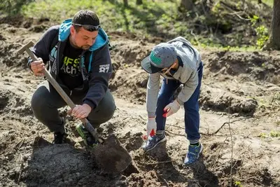 Grzegorz Ptaszyński, sadzimy drzewa z Dawidem